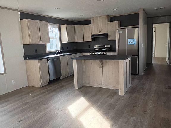 2nd image of 4809 W Windsor Rd #A15