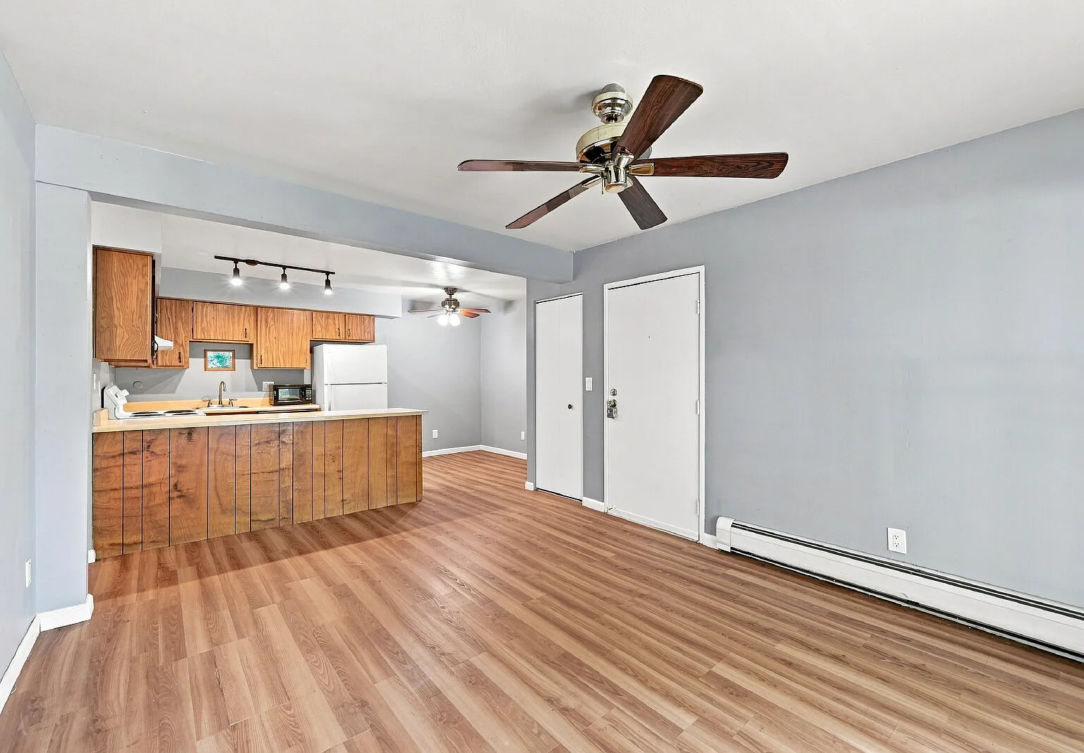 1 bed, 1.0 bath, 617 sqft, $1,341 — Photo 1