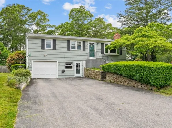 116 Clearview Dr, North Kingstown, RI 02852