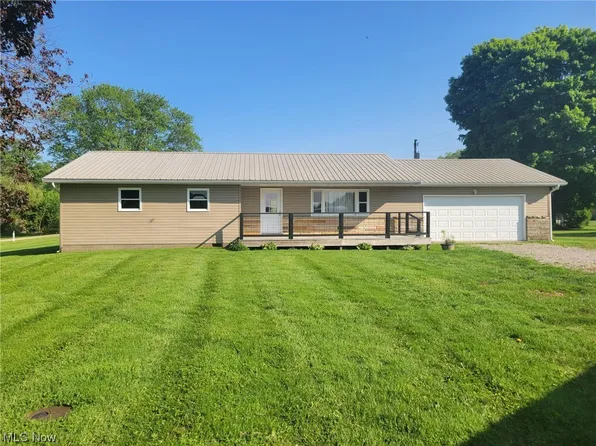 2471 N Curry Ln NW, McConnelsville, OH 43756