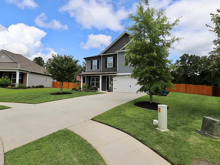 41 High Point Dr — Photo 3