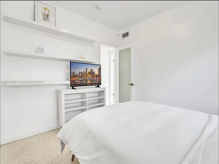 7537 W Treasure Dr — Photo 11