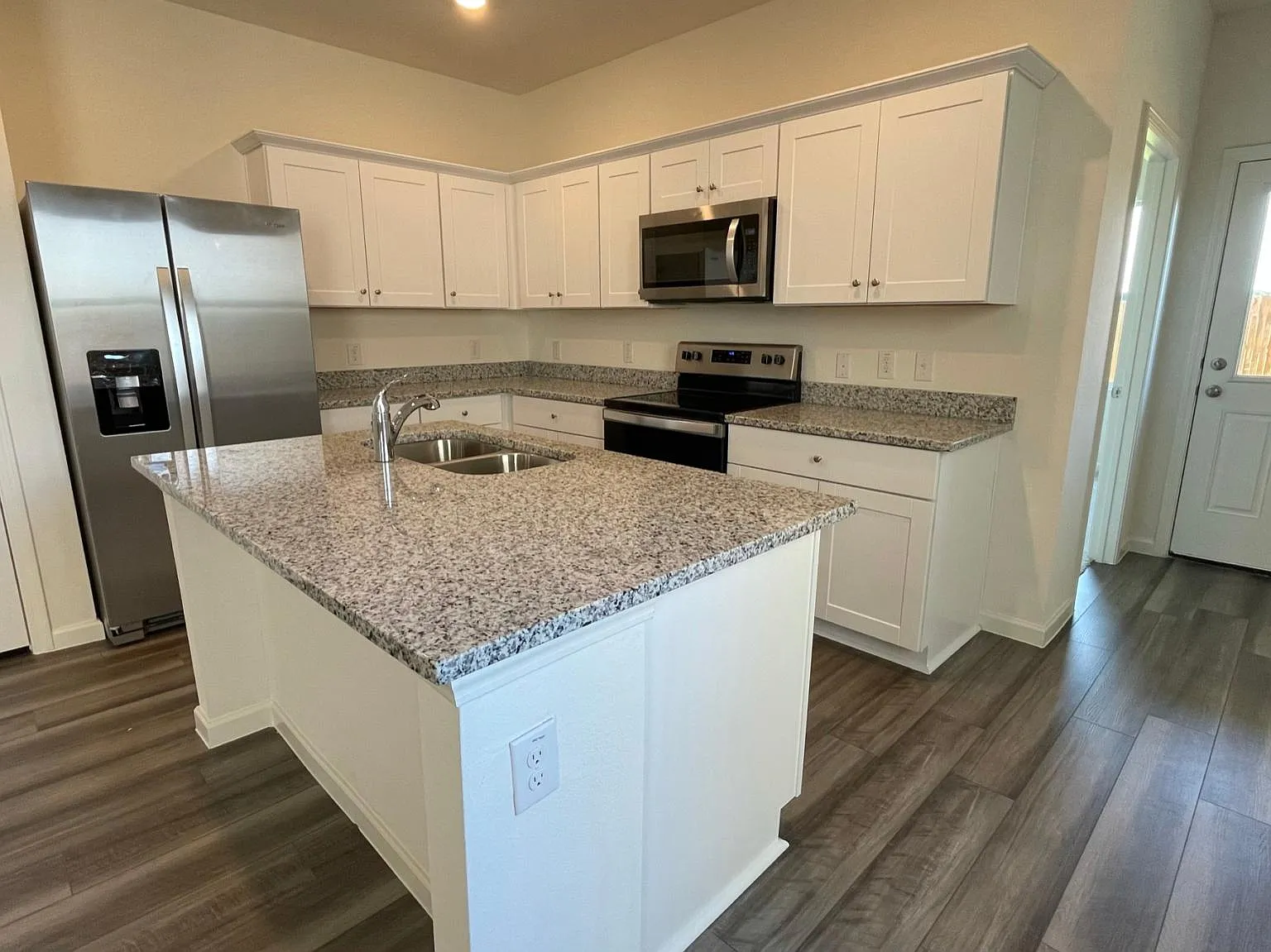 3 bed, 1407 sqft, $1,750 — Photo 4