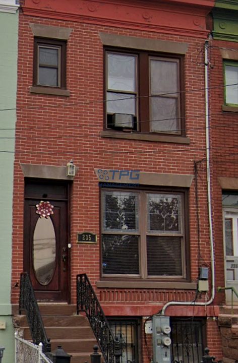 1st image of 235 Arlington Ave Floor 1