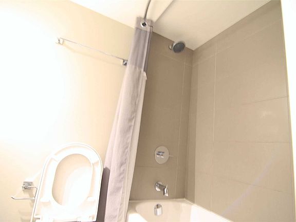 5th image of 155 Yorkville Ave #1909