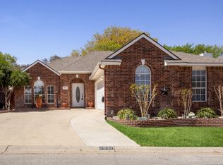 6615 Morning Shadow Ln, San Antonio, TX 78256