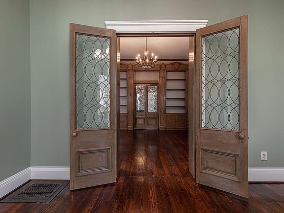 5th image of 618 Park Ave