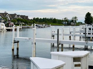 23 Marina Dr N, Manistee, MI 49660