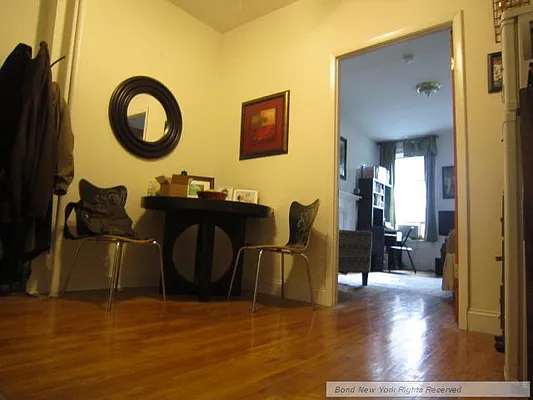 Rented by Bond New York | media 31