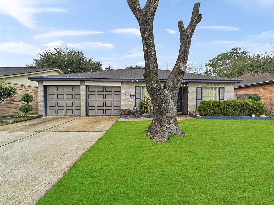 1st image of 12215 Lennox Gardens Dr