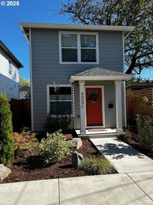 6604 SE Insley St #C, Portland, OR, 97206
