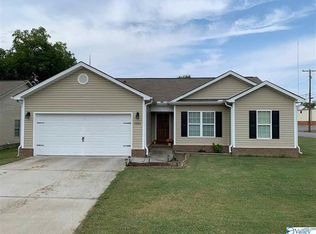 1001 Bullard St SW, Hartselle, AL 35640
