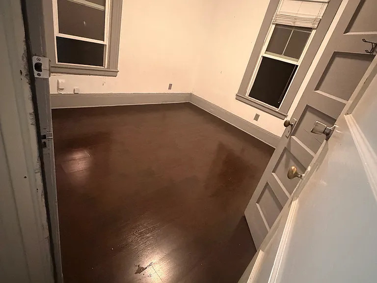 1572 Washington St — Photo 3