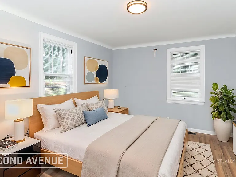 1522 Kinney Ave — Photo 3