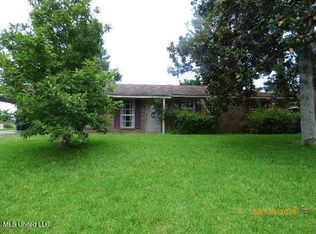 320 Sgt Henry L Brown Dr, Natchez, MS 39120
