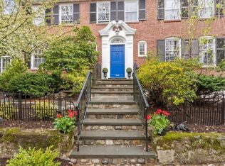 464 Newton St, Brookline, MA 02467
