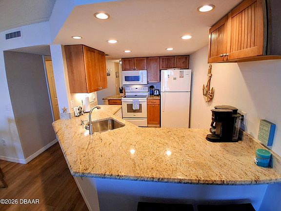 5th image of 4453 S Atlantic Ave Unit 202