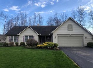 77 Sunny Mill Ln, Rochester, NY 14626