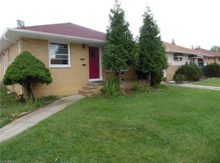 16013 Rowena Ave, Maple Heights, OH 44137