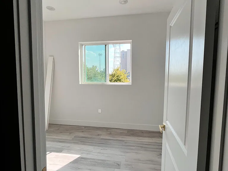 4514 Bryan St #103 — Photo 4