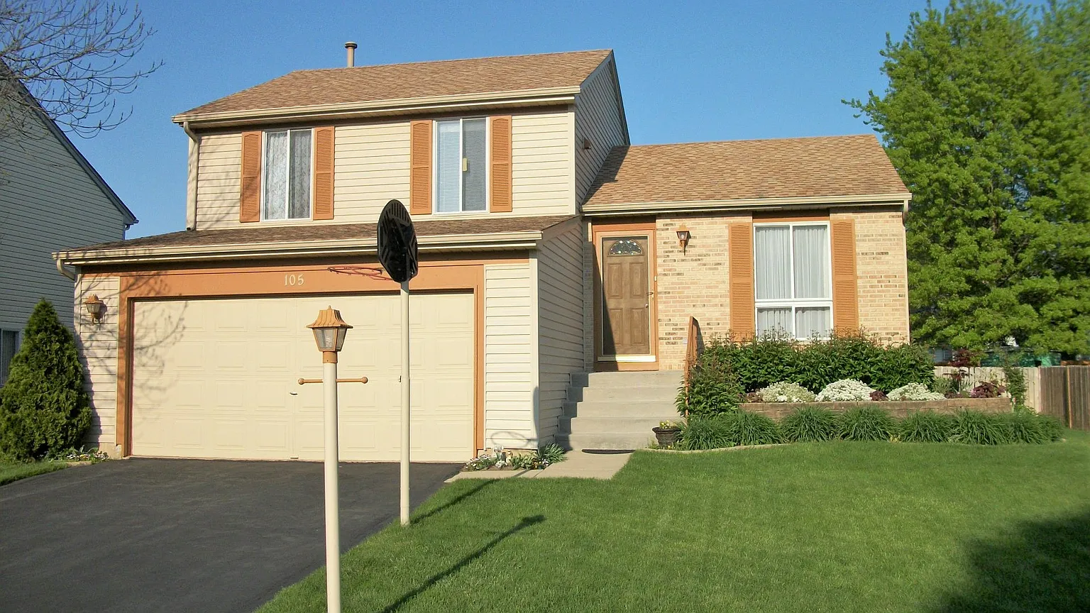 105 Southwood Cir photo 1