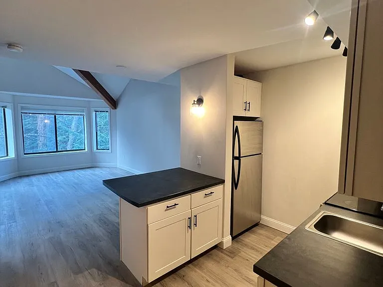 144 Larkin Way — Photo 4