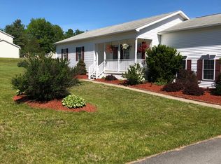 8 Split Rail Dr, Morrisonville, NY 12962