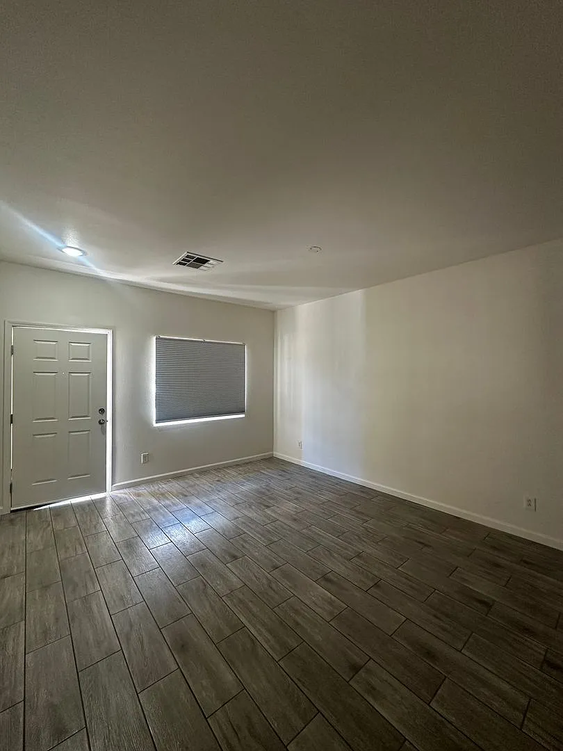 3 Bedroom Home in the SW! — Photo 4