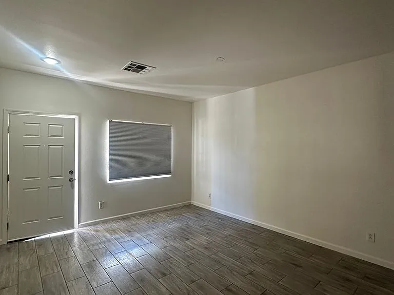 6186 Pacific Dogwood Ave — Photo 4