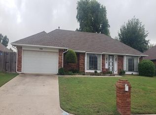 1908 W Edinburg Dr, Yukon, OK 73099