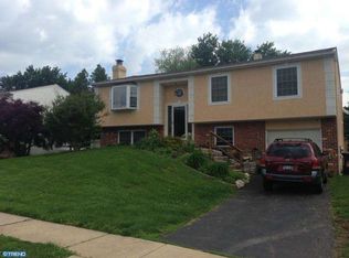 312 Willowbrook Rd, Upper Chichester, PA 19061