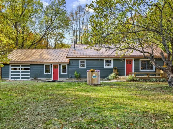 12980 Crestview Dr, Sawyer, MI 49125