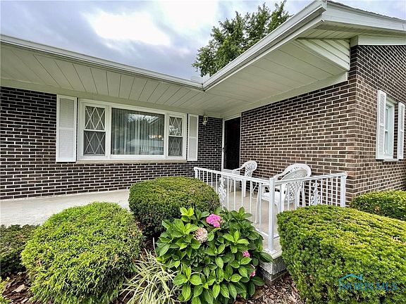5th image of 89 Hillcrest Dr