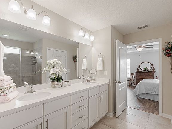 4th image of 187 Pullman Cir