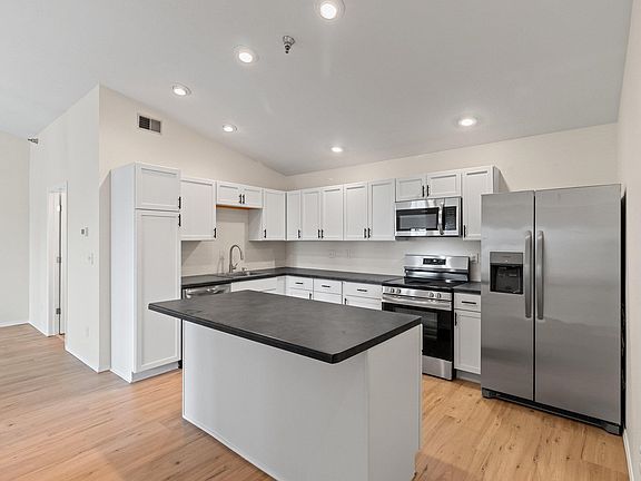 5th image of W6143 Victorian Dr APT 15