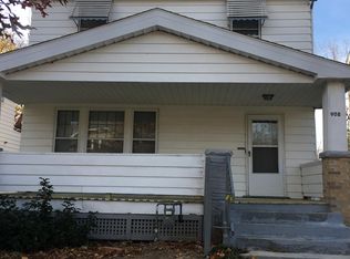 908 Yellowstone Rd, Cleveland Heights, OH 44121