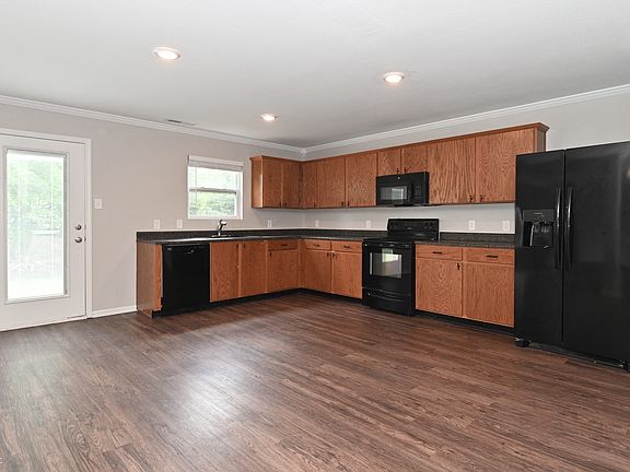 5th image of 8441 Wheatfield Dr
