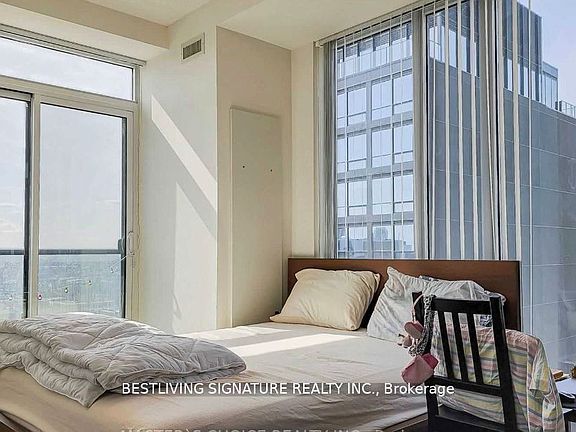 2nd image of 435 Richmond St W #1409
