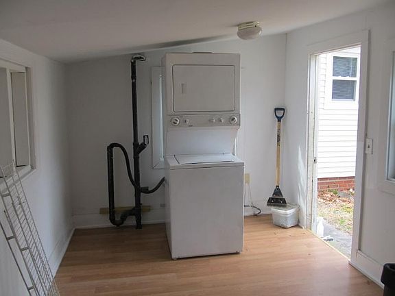 3rd image of 4 Alpine St