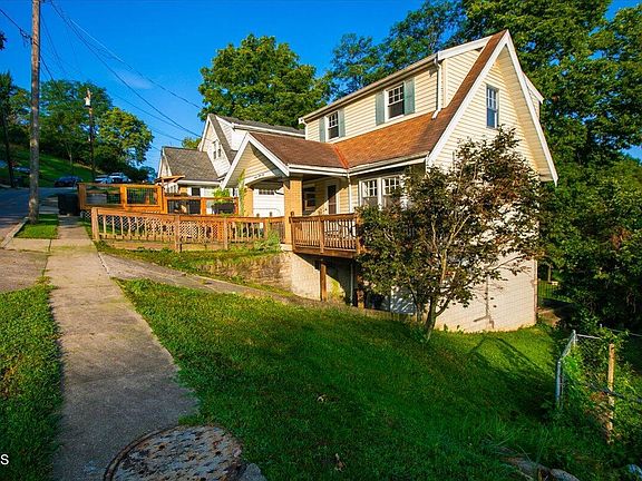2nd image of 1121 Burnet Ave