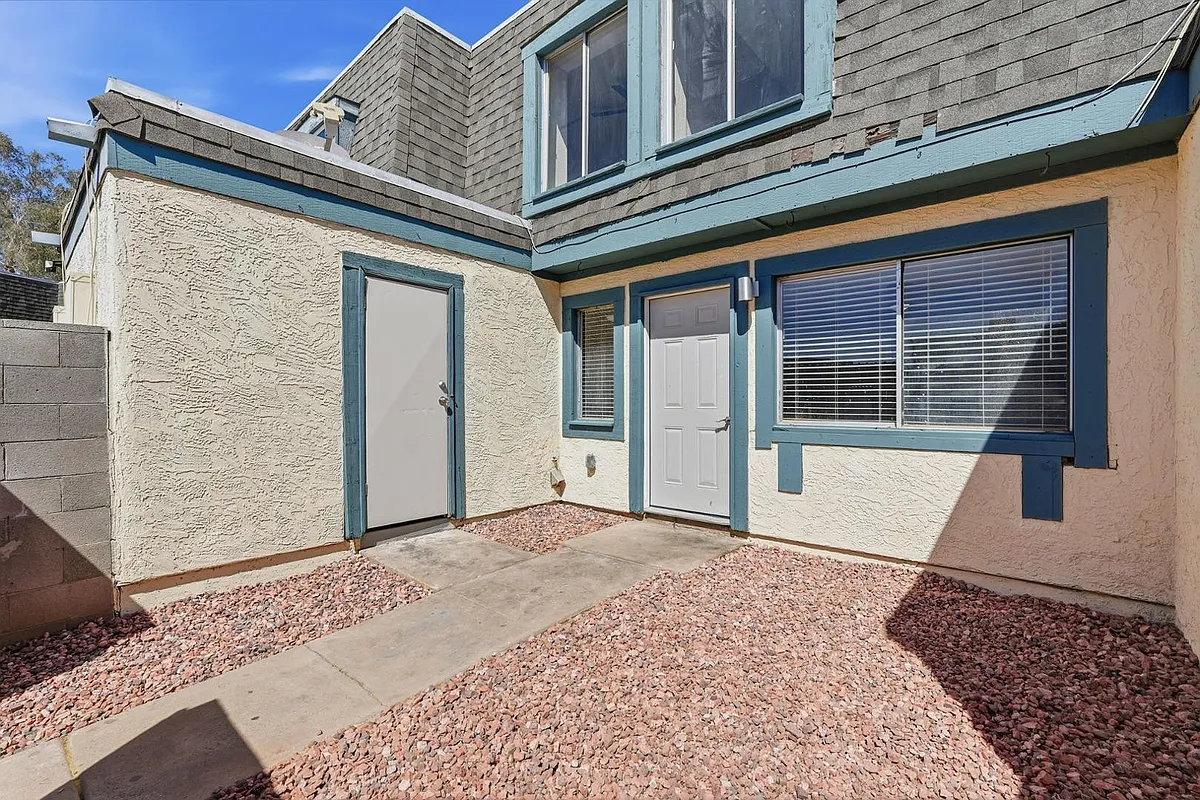 Building Photo - 8053 N 32nd Dr