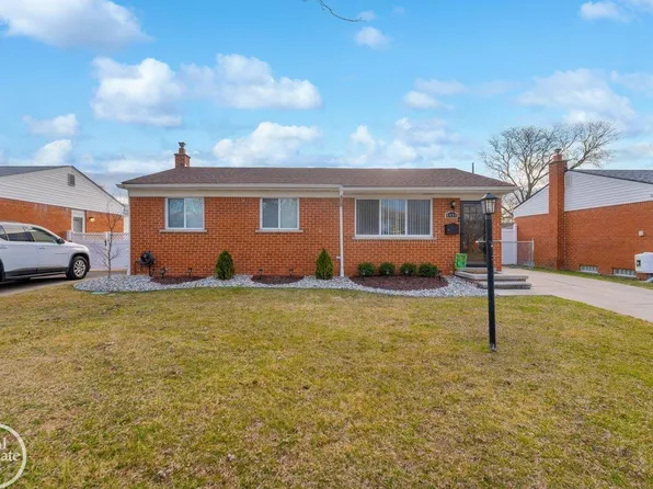 6496 Huntleigh St, Garden City, MI 48135