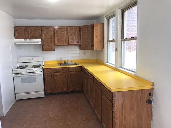 4th image of 2265 Bruckner Blvd