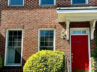 902 Edgewater Cir, Chapel Hill, NC 27516