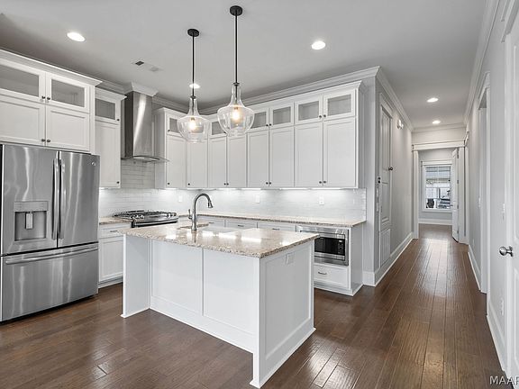 2nd image of 182 Northlake St