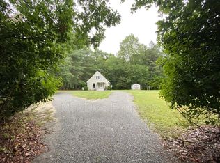 16317 Maple Dr, Bowling Green, VA 22427