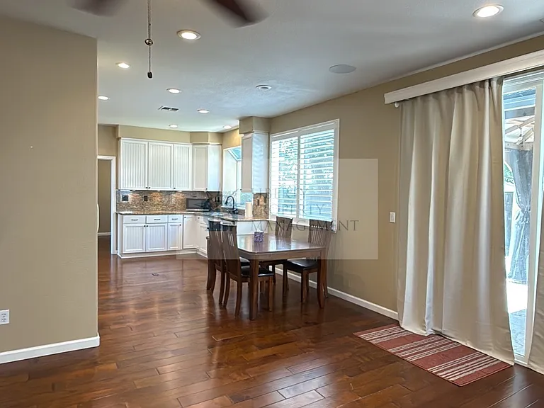 4247 Pinehurst Cir — Photo 3
