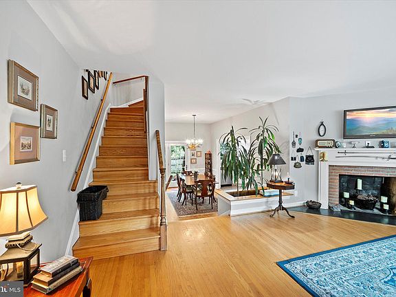 5th image of 307 Gibbon St