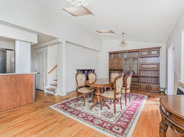 3107 Emmons Avenue image 8 of 30