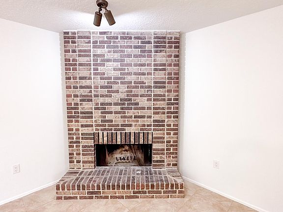 3rd image of 403 Terrace Ct #A